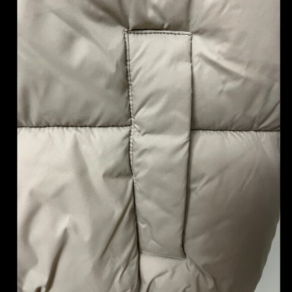ASOS Cropped Beige Puffer Jacket Size 4 - Picture 4 of 4